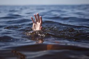 हरदोईः नाव पलटने से तीन बच्चों की मौत, चार की बचाई गई जान