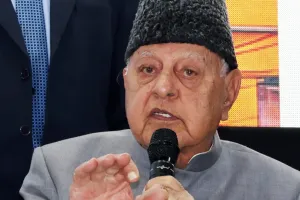 जम्मू-कश्मीर में फिर लौटी खुशहाली, रातों-रात हुआ बदलाव,  बोले फारूक अब्दुल्ला- 'उम्मीद अवास्तविक'