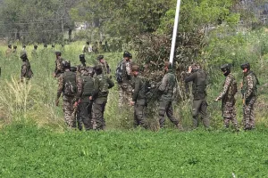 जम्मू कश्मीर के सांबा में सेना ने फिर चलाया तलाशी अभियान, तीन संदिग्ध आतंकवादियों के होने की सूचना