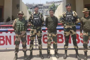 BSF जवान पूर्णम की सुरक्षित वापसी से गदगद हुआ परिवार, बांटी मिठाई, जताया सरकार का आभार