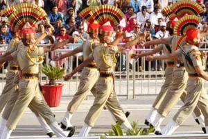 Retreat ceremony: पाकिस्तान सीमा पर फिर से जनता के लिए शुरू होगी ‘रिट्रीट’ समारोह 