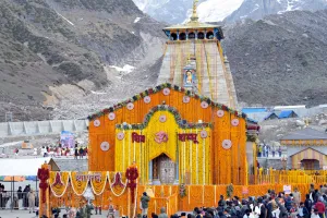 केदारनाथ धाम के कपाट खुलते ही लगा आस्‍था का 'ज्‍वार', पहुंचे 10 हजार से ज्‍यादा श्रद्धालु, मुख्यमंत्री धामी भी हुए शामिल