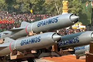BrahMos Missile: CM योगी के ड्रीम प्रोजेक्ट ब्रह्मोस मिसाइल यूनिट का होगा शुभारंभ, रक्षा मंत्री Virtually रहेंगे मौजूद