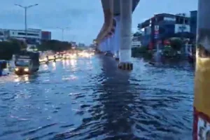 बेंगलुरु में कहर बनकर बरसी बारिश, करंट लगने से दो लोगों की मौत