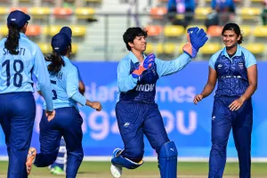 IND W vs SL W: भारतीय महिला टीम ने फाइनल में श्रीलंका के खिलाफ बल्लेबाजी का फैसला किया 