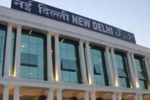 दिल्ली रेलवे स्टेशन पर मिला लावारिस बैग, जांच के लिए पहुंचा बम निरोधक दस्ता, भेजे गए दमकल अधिकारी 