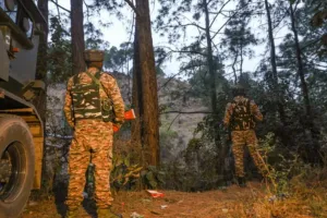 पाकिस्तानी सैनिकों ने जम्मू कश्मीर में एलओसी के पास की गोलीबारी, फायरिंग का भारतीय सेना ने दिया करारा जवाब