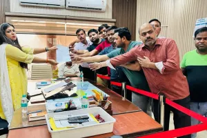 कासगंज: सभासदों और चेयरमैन सलाहाकर की झड़प के बाद माहौल गर्माया