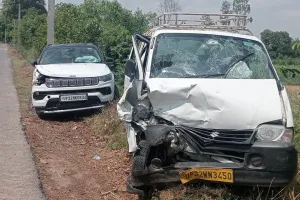 लखीमपुर खीरी : कारों की टक्कर में नेपाली दंपति व एक बच्चे की मौत, तीन घायल