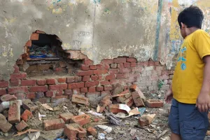 कासगंज : दुकान में नकब लगाकर नकदी व सामान चोरी