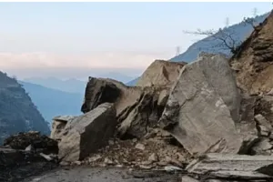 कैलाश मानसरोवर यात्रा मार्ग बंद, सैकड़ों यात्री रास्ते में फंसे