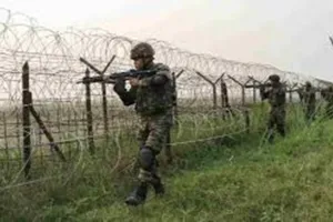 पाकिस्तान की गोलाबारी में सीमावर्ती जिलों में सात लोगों की मौत, बीएसएफ के आठ कर्मी समेत कई घायल 