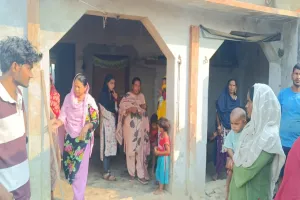 बलरामपुर: पति ने पत्नी को जिंदा जलाया, इलाज के दौरान मौत, बेटी अस्पताल में भर्ती