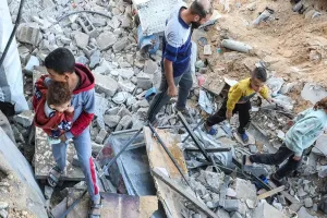 गाजा पर इजरायली ने फिर बरपाया कहर,  हमले में 64 लोगों की मौत