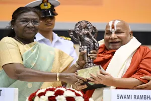  जगद्गुरु रामभद्राचार्य को मिला 58वां ज्ञानपीठ पुरस्कार, राष्ट्रपति मुर्मू ने किया सम्मानित