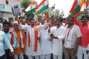 अमेठी: 'भारत शौर्य तिरंगा यात्रा' में उमड़ा जनसैलाब, देशभक्ति के रंग में रंगा जनपद