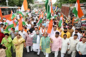 बाराबंकी: तिरंगा यात्रा निकाल सेना के अदम्य साहस-शौर्य को किया नमन