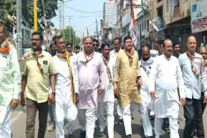 अयोध्या: कांग्रेस कार्यकर्ताओं ने निकाला धन्यवाद जुलूस, बांटी मिठाई, जानें क्या कहा..