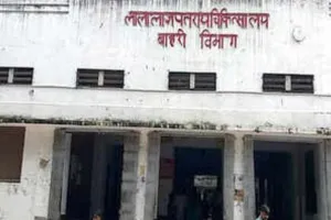 भारत-पाक में तनाव के चलते कानपुर में अलर्ट: अस्पताल प्रशासन ने अपने स्तर से वार्डों की तैयारी शुरू की...