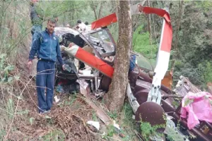 तीर्थयात्रियों को ले जा रहा हेलीकॉप्टर क्रैश, 5 महिलाओं की मौत   