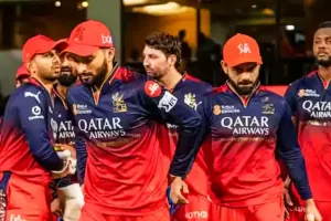 लखनऊ पहुंची रॉयल चैलेंजर की टीम, SRH के खिलाफ इकाना में होगा मैच