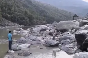 जम्मू कश्मीर पुलिस की चेतावनी, अखनूर सेक्टर में पैदल पार न करें चिनाब नदी