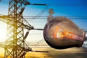 झांसी में चरमरायी बिजली व्यवस्था, नदारद रहा विद्युत विभाग, भीषण गर्मी से जनता हुई पस्त   