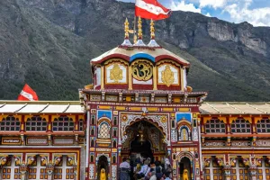 बद्रीनाथ धाम : स्वास्थ्य सेवाओं के लिए मेडिकल सेंटर, टीम तैनात कर होगा श्रद्धालुओं का बेहतर इलाज 