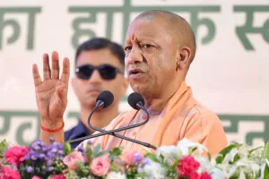 CM योगी ने दीं छात्रों को बड़ी सौगात, मॉडल और अभ्युदय कम्‍पोजिट योजना से जुड़कर बेहतर होगी स्कूली व्यवस्था 