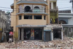 संभल: चंदौसी चौराहा चौड़ीकरण...दुकानें टूटने के बाद खड़ा हुआ रोजी रोटी का संकट