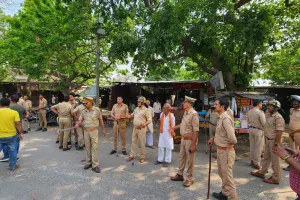 लखीमपुर खीरी: सेना की जमीन किया अवैध कब्जा तो जेसीबी चलाकर हटाया गया