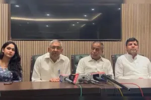 अरविंद केजरीवाल को बड़ा झटका : 15 पार्षदों ने दिया सामूहिक इस्तीफा, बागी नेताओं ने बनाई अपनी पार्टी