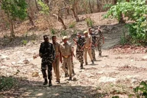 बलरामपुर : भारत-पाकिस्तान तनाव को देखते हुए नेपाल सीमा पर 200 अतिरिक्त सुरक्षा बल तैनात