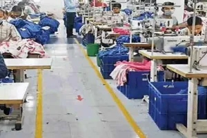 बांग्लादेश पर प्रतिबंध से चमकेगा वस्त्र उद्योग : कारोबारियों ने डोमेस्टिक बाजार बढ़ने की जताई संभावना