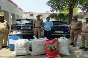 बाराबंकी : सौ किलो गांजा दो कारों के साथ धरा गया तस्कर