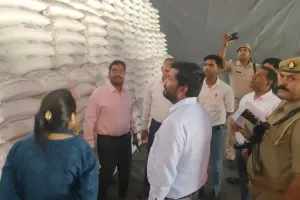 शाहजहांपुर: 126 करोड़ की बकायादारी पर मकसूदापुर चीनी मिल का गोदाम सील