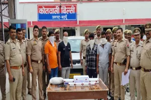 बदायूं: चोरी के चार आरोपी गिरफ्तार...तमंचा व कारतूस समेत माल बरामद
