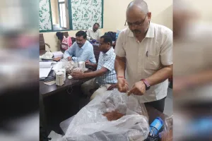 लखीमपुर खीरी: छापा मारकर जब्त किया 13.02 लाख का पान मसाला