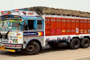 मुरादाबाद: खाद्य सुरक्षा विभाग ने वाहनों में भैंस का मीट ले जाते पकड़ा, नोटिस जारी