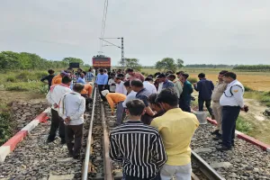 बरेली: कासगंज पैसेंजर हादसे का शिकार होने से बची...चटकी पटरी देख ट्रैकमैन ने रुकवाई ट्रेन