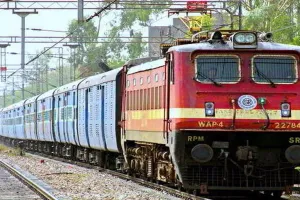 पीलीभीत-गोरखपुर एक्सप्रेस तीन मई तक नहीं जाएगी गोरखपुर