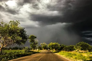 Bareilly: हफ्ते भर तेज हवाएं और बारिश दिलाएगी गर्मी से निजात...जानिए मौसम का हाल