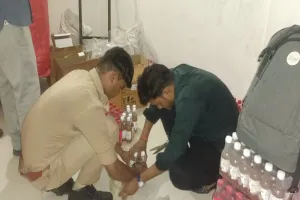 नकली कोल्ड ड्रिंक बनाने की फैक्ट्री का भंडाफोड़, खाद्य विभाग और पुलिस की कार्रवाई में सच आया सामने