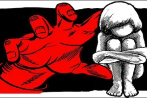 संत कबीर नगर में नाबालिग किशोरी से दुष्कर्म का आरोपी गिरफ्तार, भागने की कोशिश में पैर में लगी गोली 