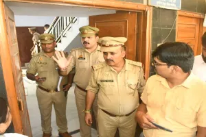 लखनऊ में महिला एवं परिवार कल्याण महानिदेशालय को बम से उड़ाने की धमकी, कर्मचारियों से कार्यालय कराया गया खाली