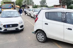 लखीमपुर खीरी: धनगढ़ी भंसार पर कर्मचारियों में मारपीट, भारतीय वाहनों के नेपाल में प्रवेश पर लगी रोक