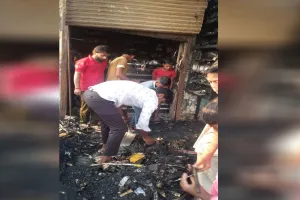 बदायूं: मोबाइल की दुकान में लगी आग, चार लाख का सामान जला