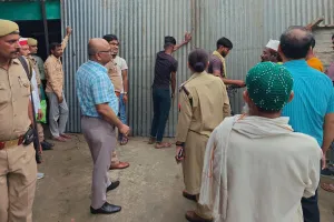 लखीमपुर खीरी: निघासन में बिना मान्यता सरकारी जमीन पर चल रहे दो मदरसे सीज