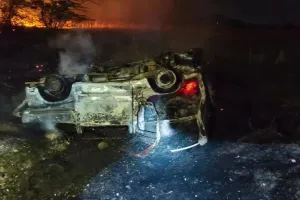 Mahoba: वैन में अचानक लगी आग, आठ बाराती बुरी तरह झुलसे, हालत गंभीर, झांसी मेडिकल कॉलेज रेफर  