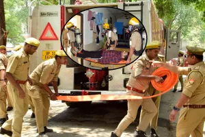 लखीमपुर खीरी: सायरन बजते ही अलर्ट हुई पुलिस...फायर बिग्रेड ने भी संभाला मोर्चा